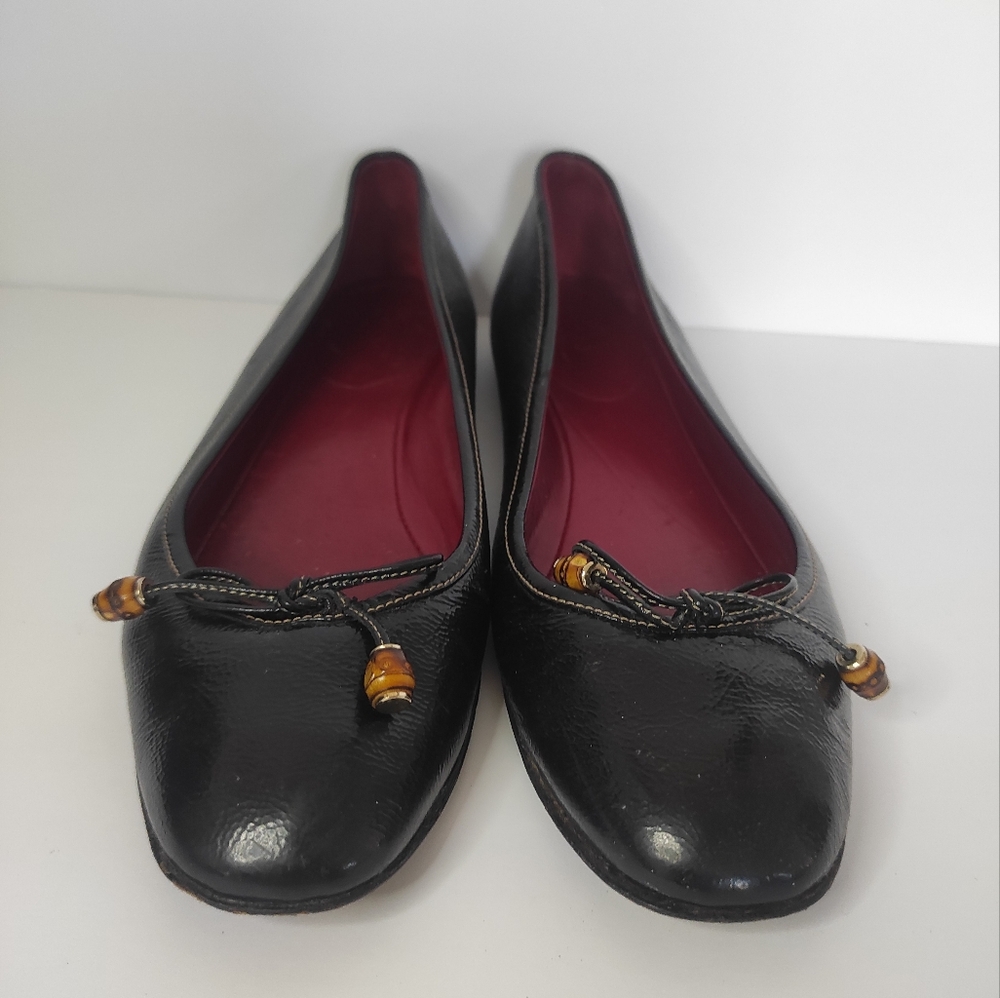 Gucci Black Leather Ballet Flats with Burgundy Interior - Picture 2 of 8